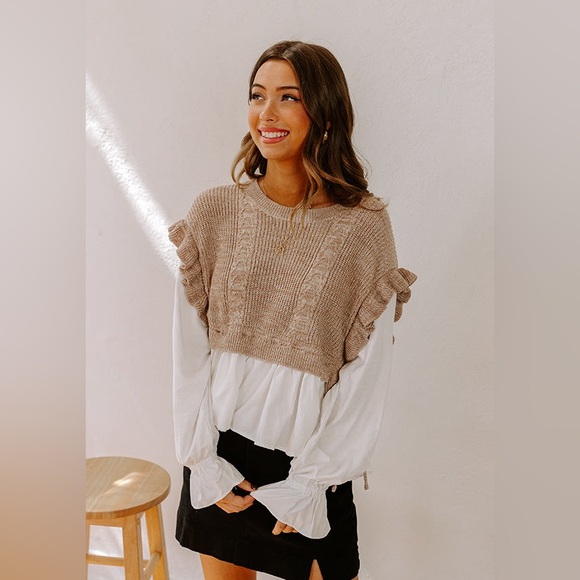 Illa Illa Stylish Tan and White Ruffle Sweater Top - Picture 6 of 12